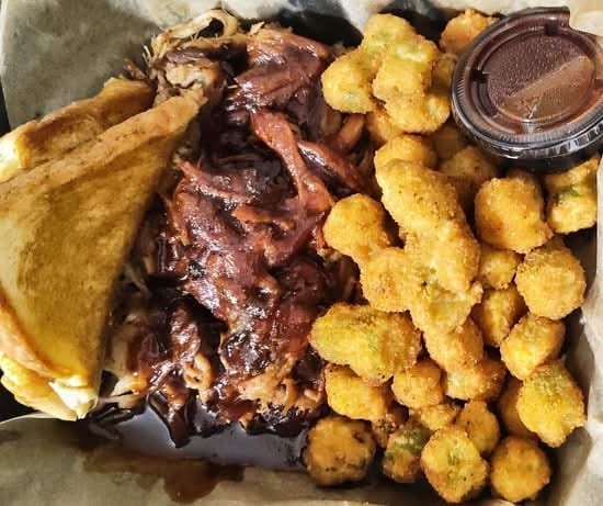 Pulled Pork Sammy.